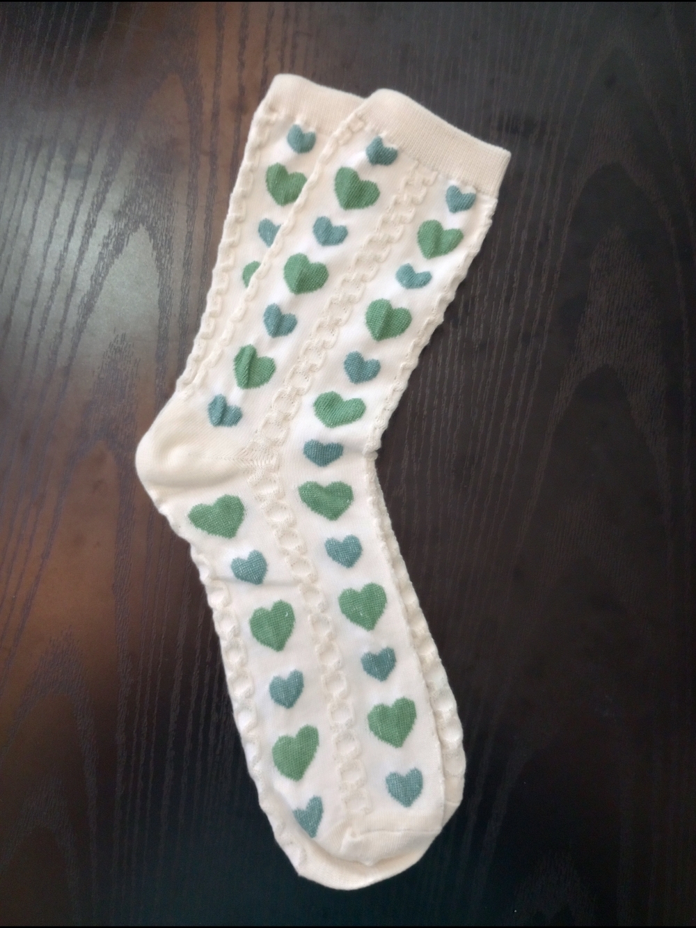 Cream Crew Socks with Green Heart Motif Mid-calf Socks